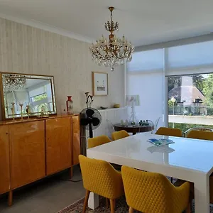 https://magnifique-appartement-dans-villa-darchitecte.hotelsghent.com